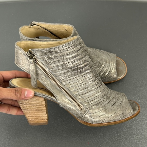 Paul Green Leather Metallic Heels - Picture 4 of 10